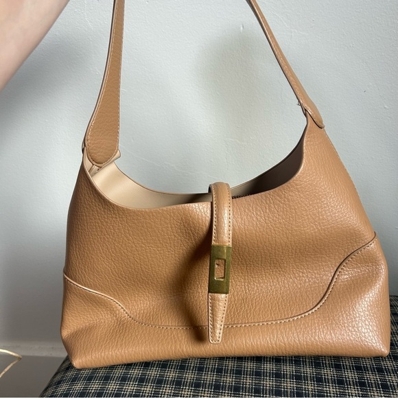 Mizztique Tan Pebble Leather Shoulder Bag Gold Buckle Accent Hobo Style - Picture 2 of 4